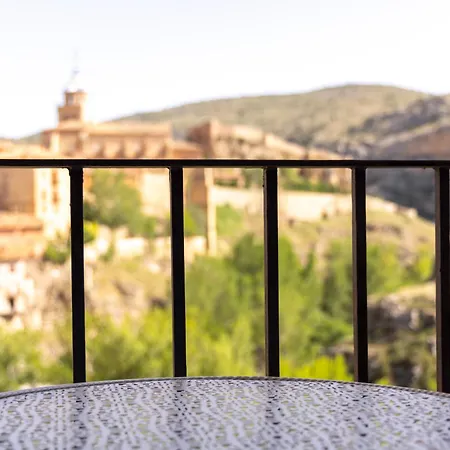 Mirador De Palacios- Centrico Con Vistas Y Parking Cerca アパート Albarracín