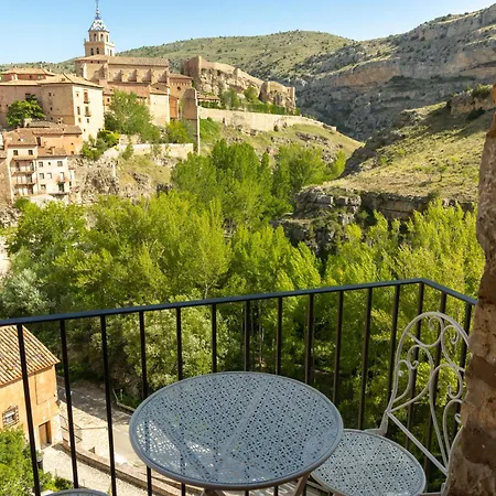 Mirador De Palacios- Centrico Con Vistas Y Parking Cerca アパート Albarracín